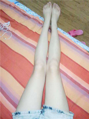 東方和諧王自謙醫(yī)生做的大腿抽脂，分享一下我的果吧~