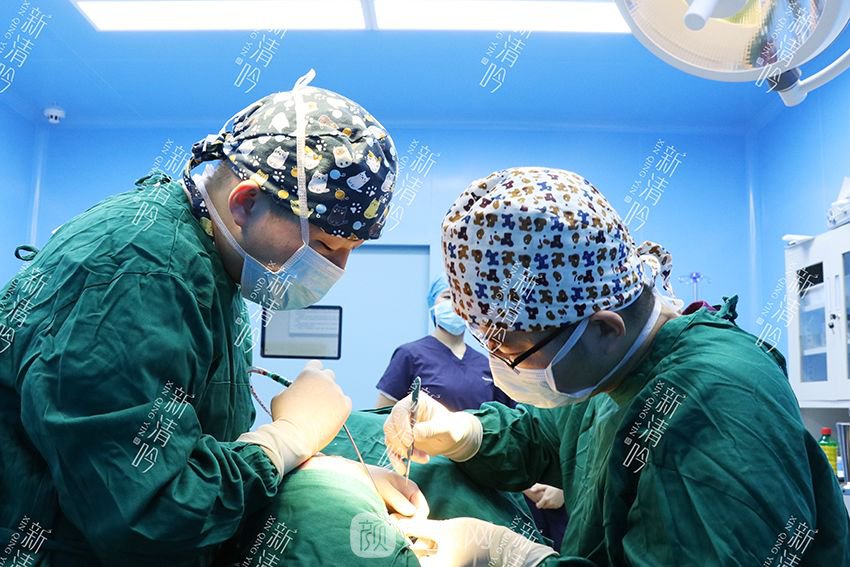 耳軟骨隆鼻果圖分享，術(shù)后~