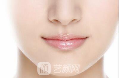 深圳恩吉娜做了下巴和鼻子，鼻型挺起來(lái)了