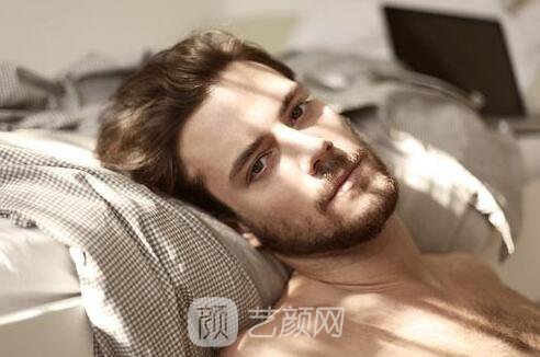 雙眼皮男生的帥也是不容忽視的。