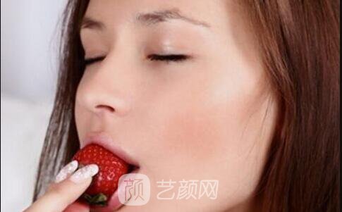 假體隆鼻后，同事都說我像混血兒