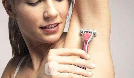 80后女教師分享脫腋毛全過程，美美噠從此開始