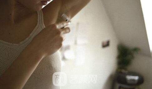 80后女教師分享脫腋毛全過程，美美噠從此開始