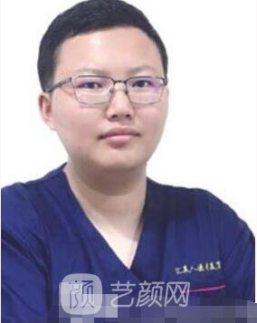 吸脂醫(yī)生，廉紅偉醫(yī)生個(gè)人簡(jiǎn)介