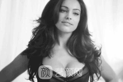 杭州隆胸失敗修復(fù)價錢是多少？附上胸部整形價格表！