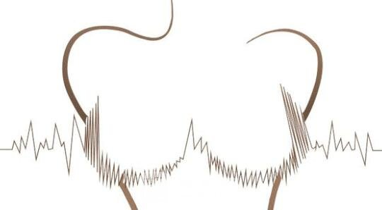 隆胸后，你會(huì)給你的胸部打多少分？