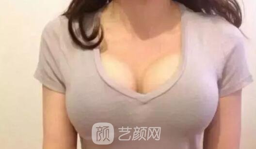 大胸女生應(yīng)該怎么穿衣服？穿衣搭配！