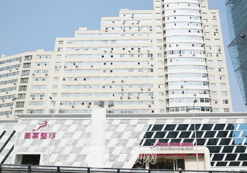 黃劍媚隆胸怎么樣?自然飽