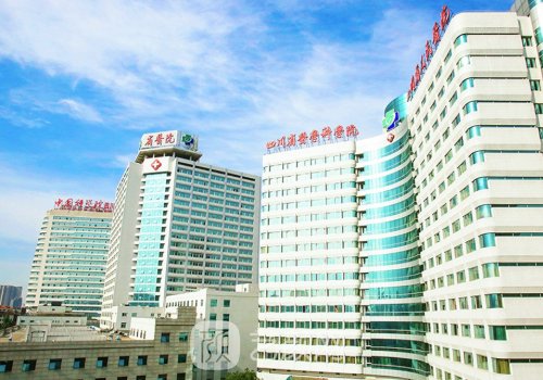 成都隆胸哪家醫(yī)院好？口