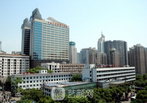 長(zhǎng)沙隆胸最好的醫(yī)生排名