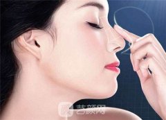 李青峰做鼻子風(fēng)格是什么