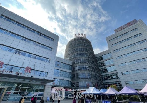 上海長海醫(yī)院隆胸多少錢