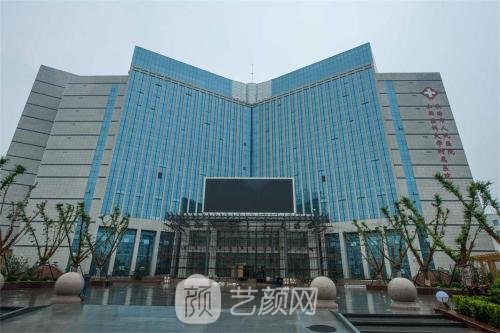 長(zhǎng)治人民醫(yī)院隆胸費(fèi)用貴
